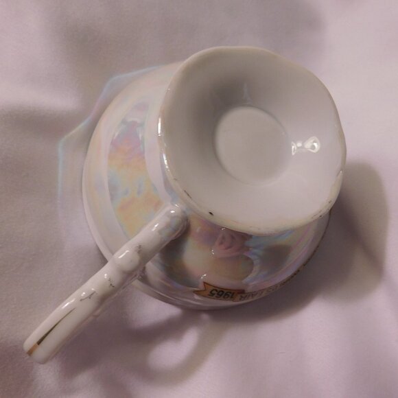 NEW YORK WORLD'S FAIR CUP AND SAUCER PEARLY OPALESCENT 1964-1965 - Picture 10 of 10